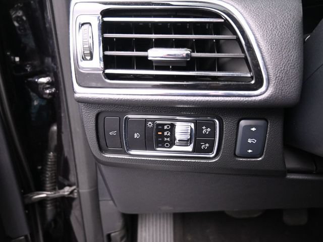 Used 2024 Lincoln Navigator Reserve AWD/4WD image 17