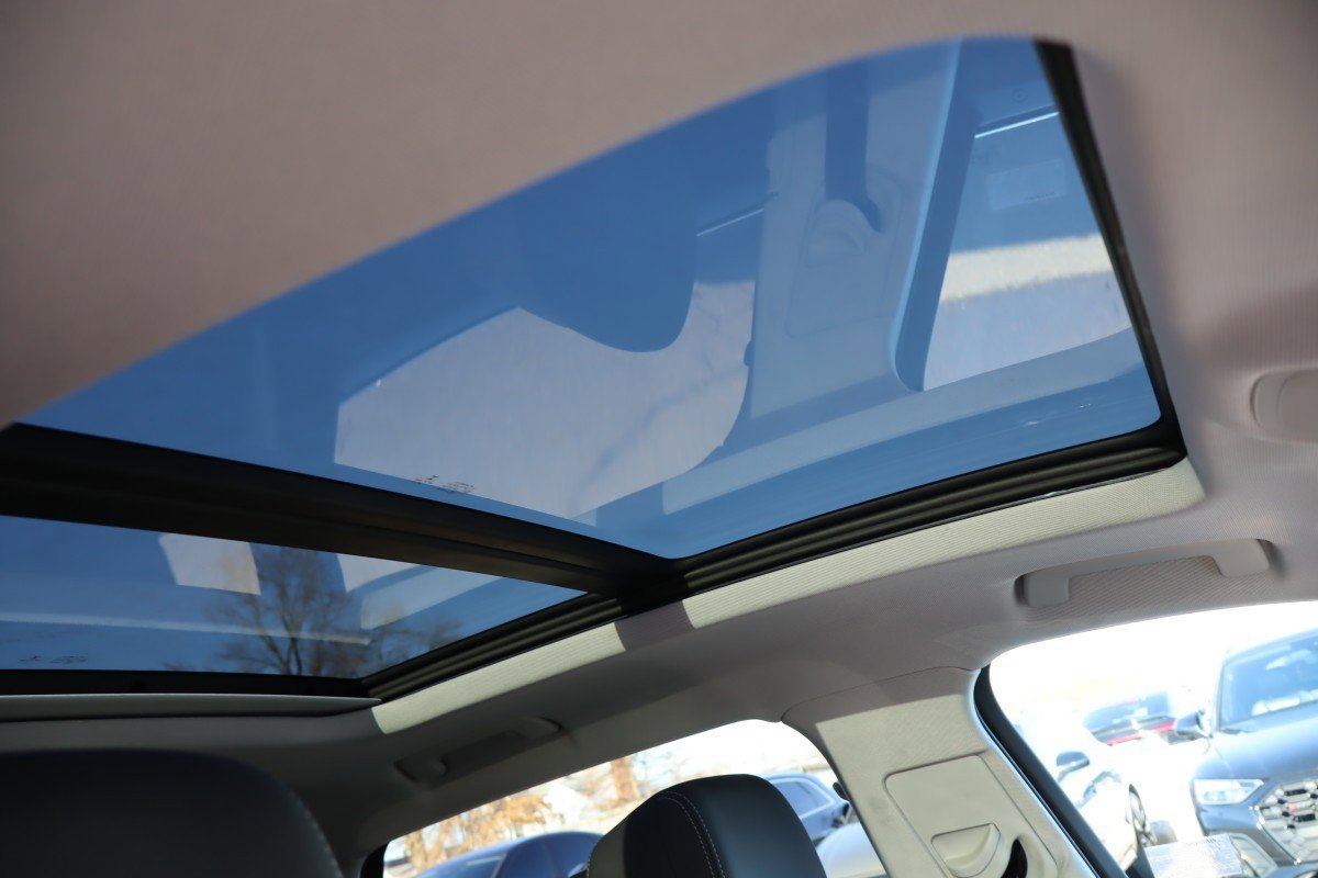 Used 2021 Audi e-tron Premium Plus w/ Premium Plus Package AWD/4WD image 15