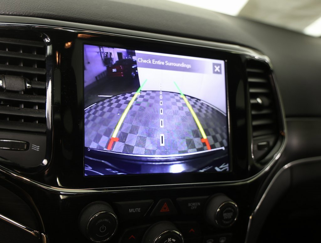 Used 2020 Jeep Grand Cherokee Limited w/ Luxury Group II image 21