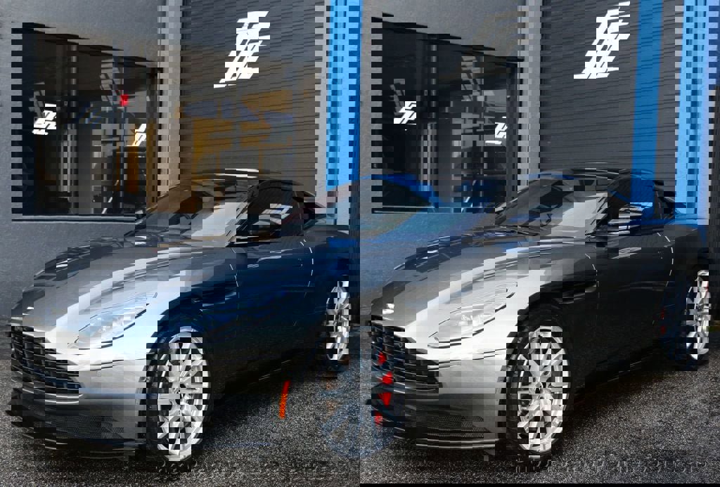 Used 2019 Aston Martin DB11 Coupe RWD image 4