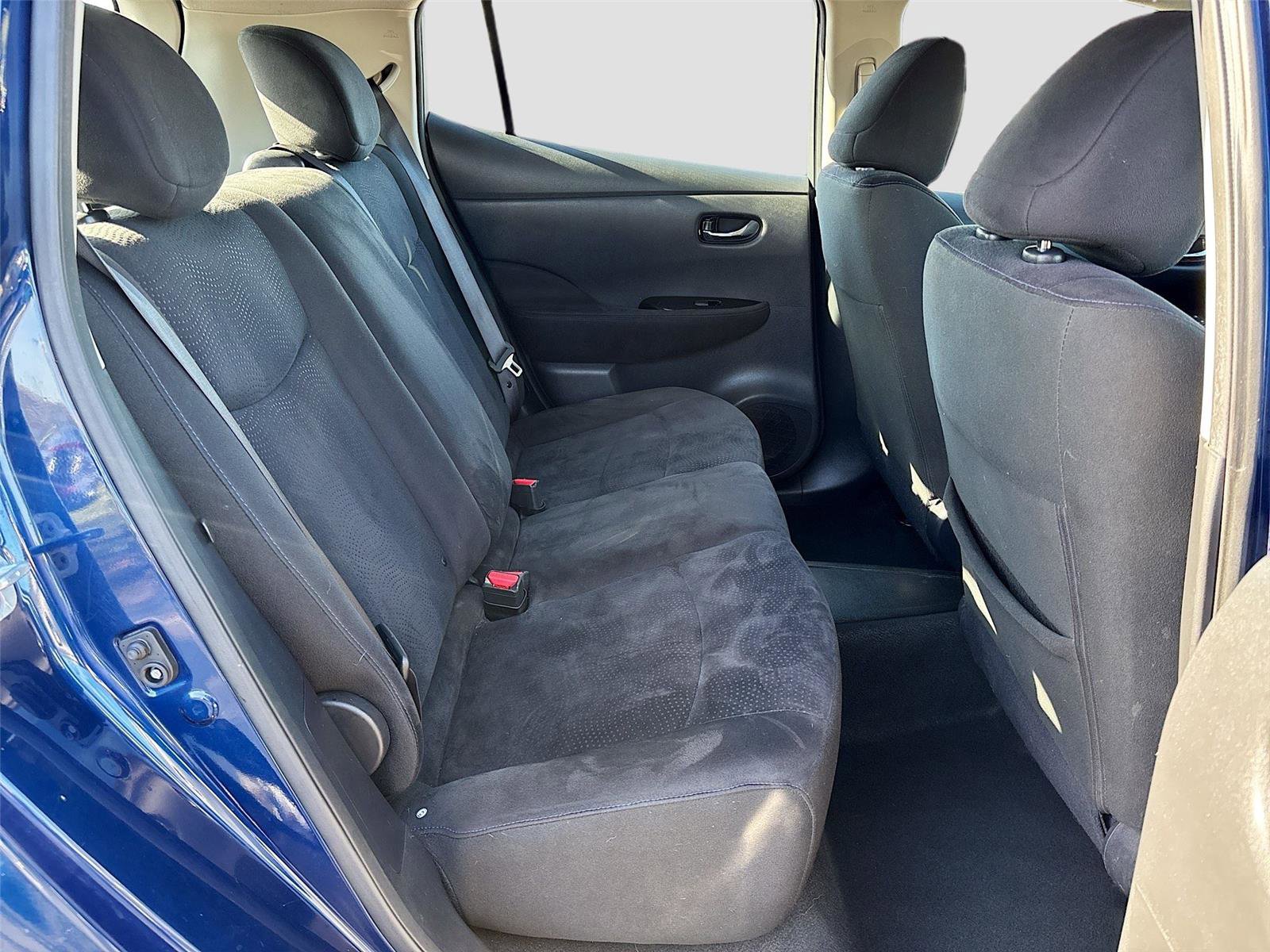 Used 2016 Nissan Leaf SV w/ Premium Package image 27