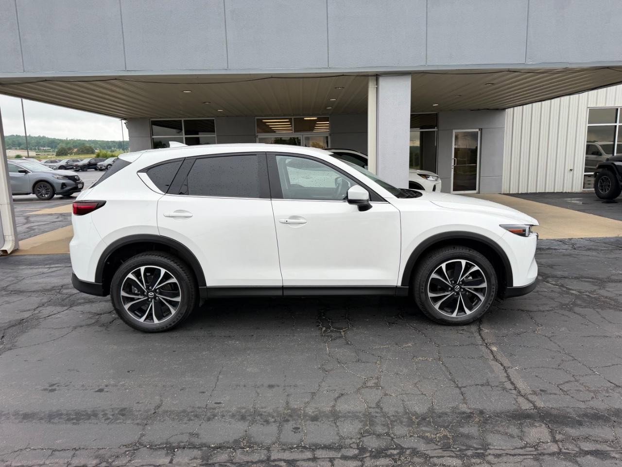 Used 2023 MAZDA CX-5 AWD 2.5 S w/ Premium Package image 2