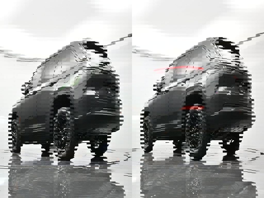 New 2026 Jeep Grand Cherokee Altitude image 40