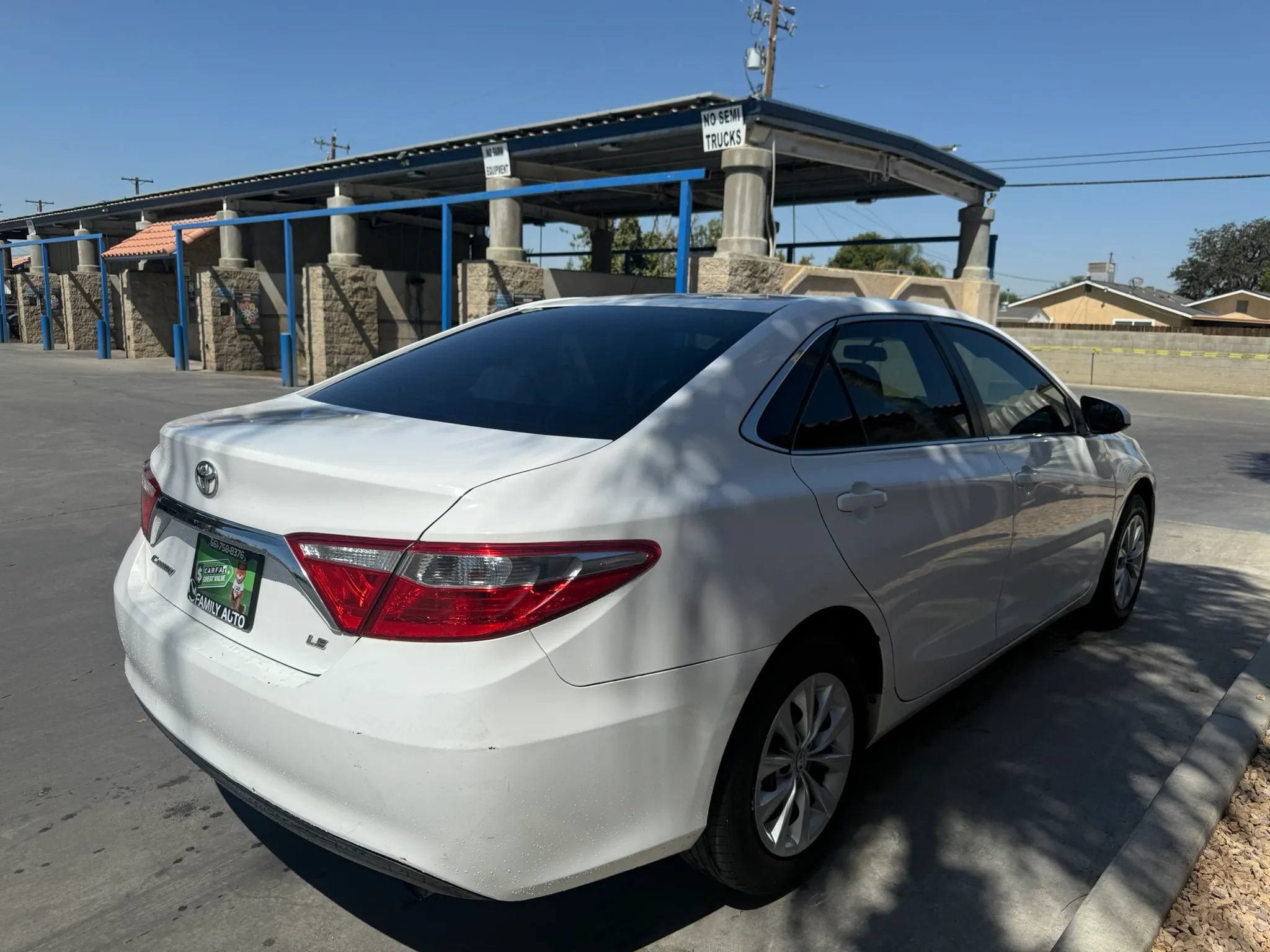 Used 2015 Toyota Camry LE FWD image 4