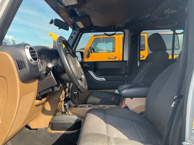 Used 2012 Jeep Wrangler Unlimited Sahara AWD/4WD image 13