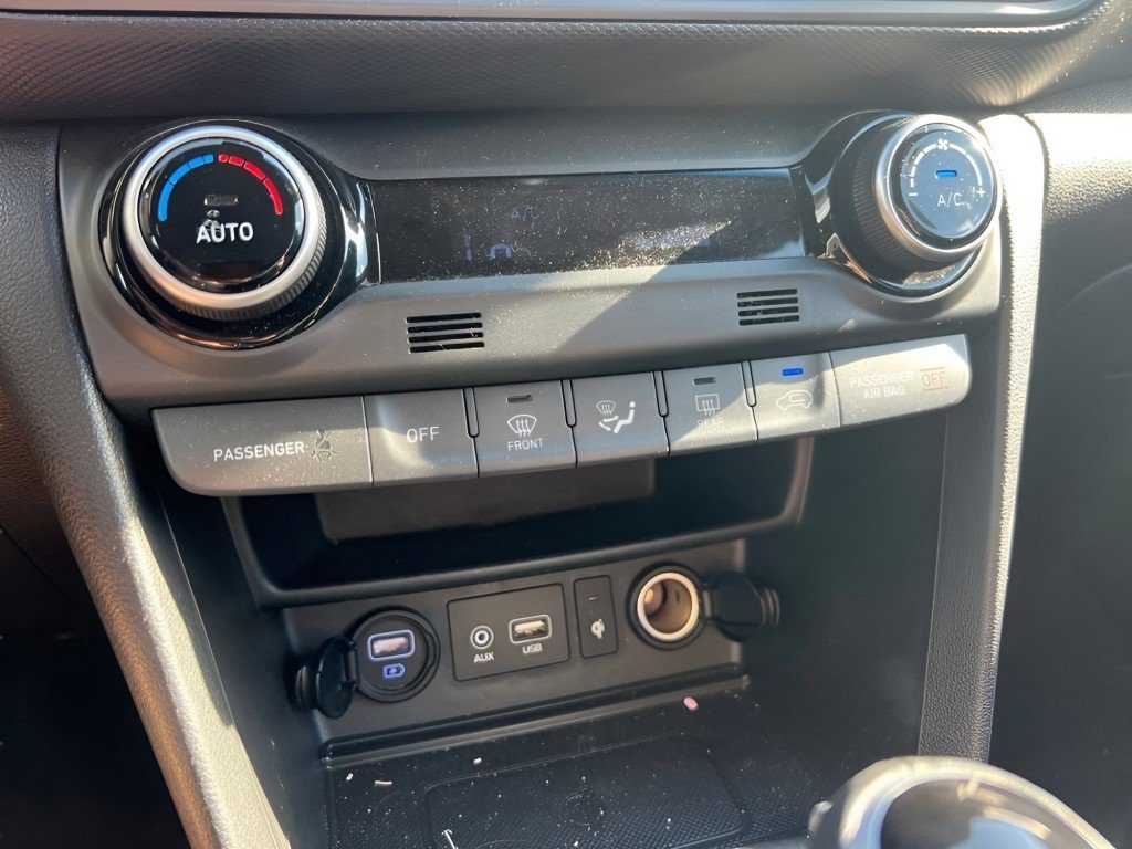 Used 2021 Hyundai Kona Limited AWD/4WD image 28