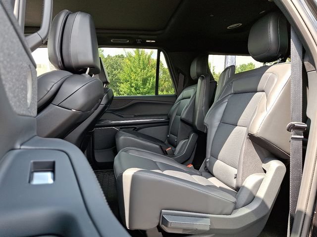 New 2025 Lincoln Navigator L Reserve w/ Jet Appearance Package AWD/4WD image 5