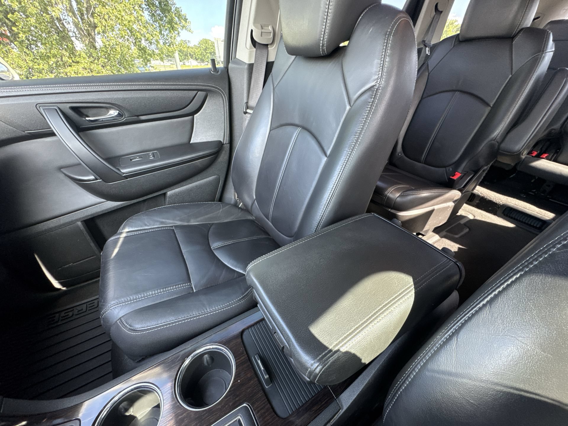 Used 2015 Chevrolet Traverse LT FWD image 19