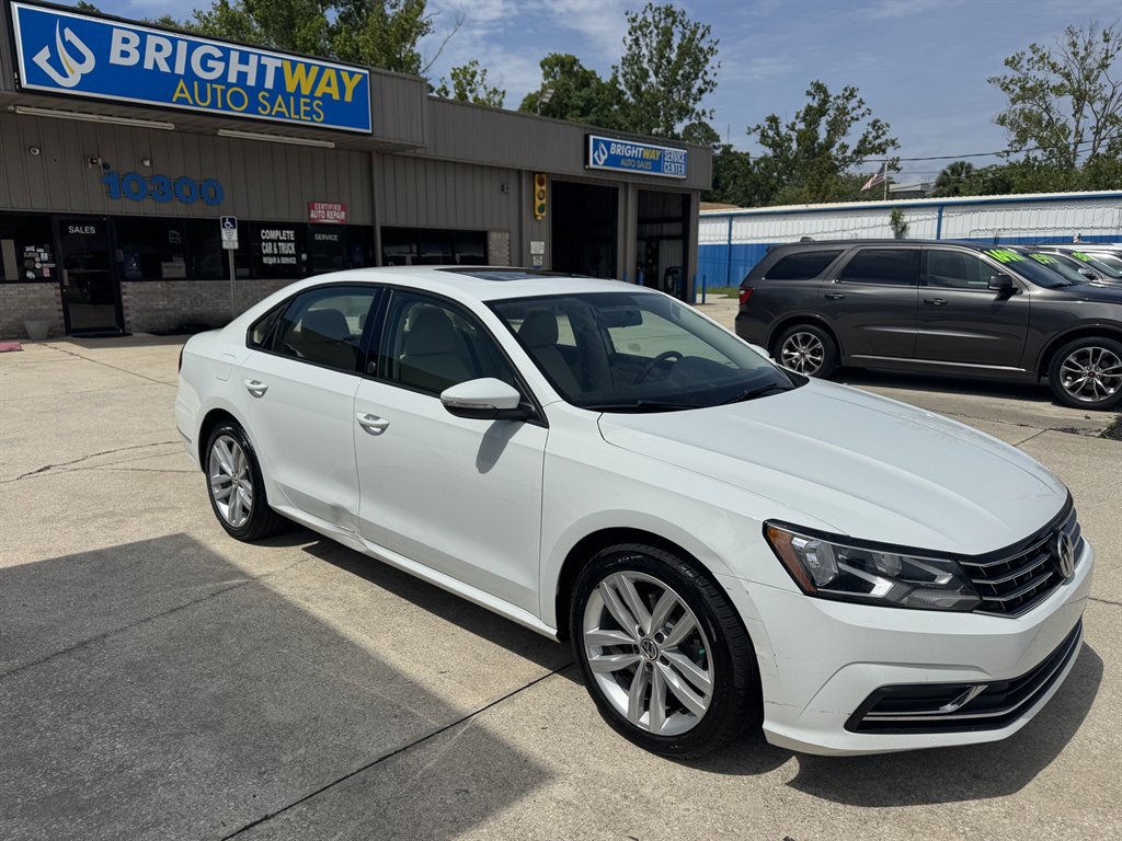 Used 2019 Volkswagen Passat 2.0T Wolfsburg w/ Wheels & Sunroof Package FWD image 4