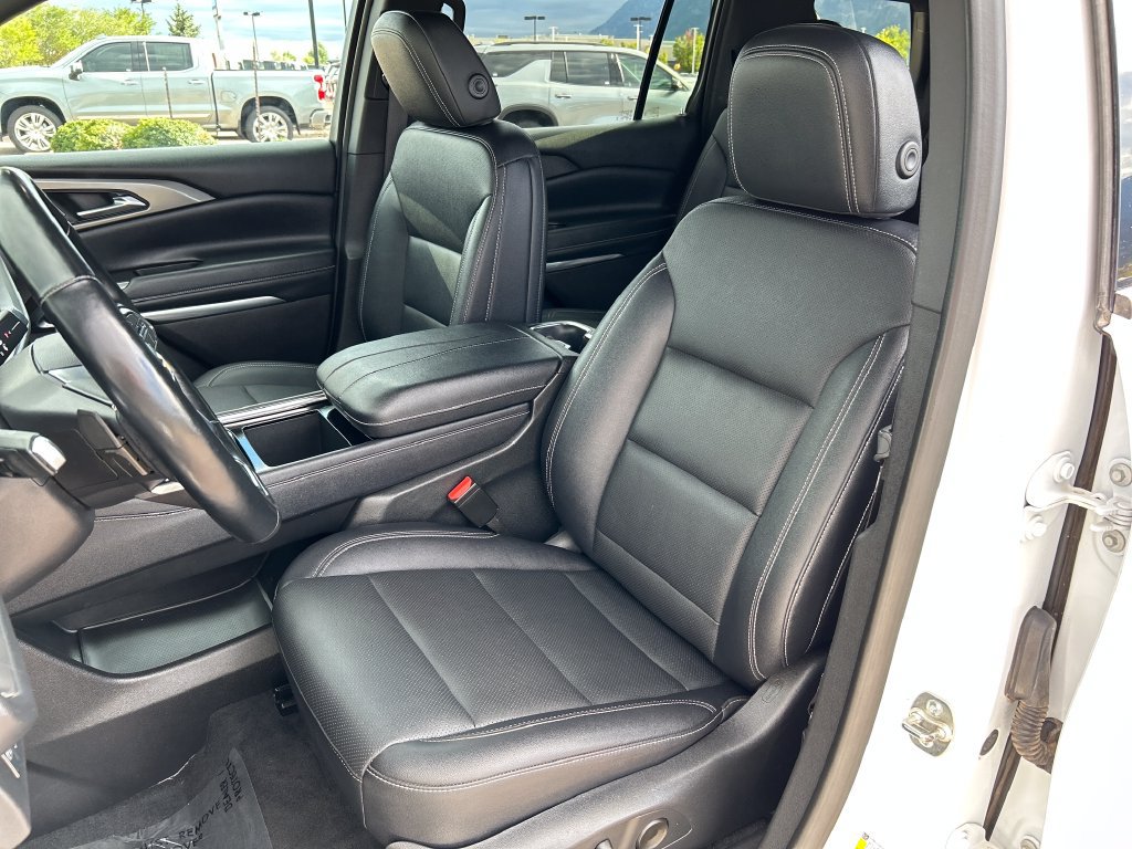 Used 2025 Chevrolet Traverse LT AWD/4WD image 17