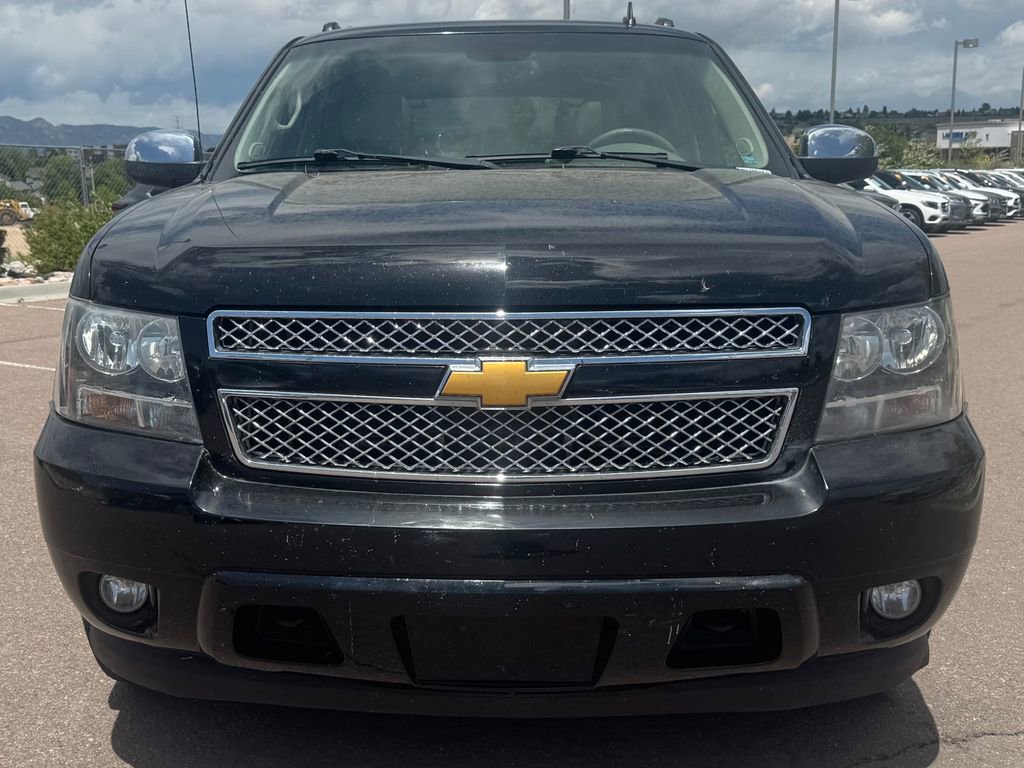 Used 2011 Chevrolet Avalanche LTZ AWD/4WD image 2
