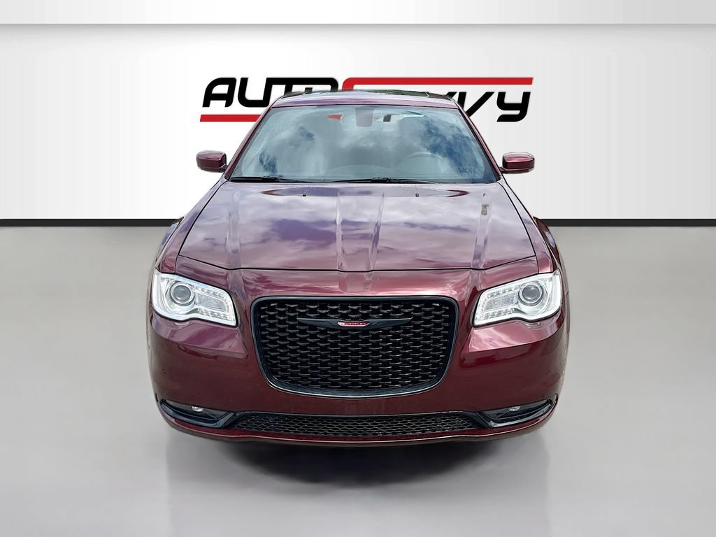 Used 2023 Chrysler 300 S RWD image 2
