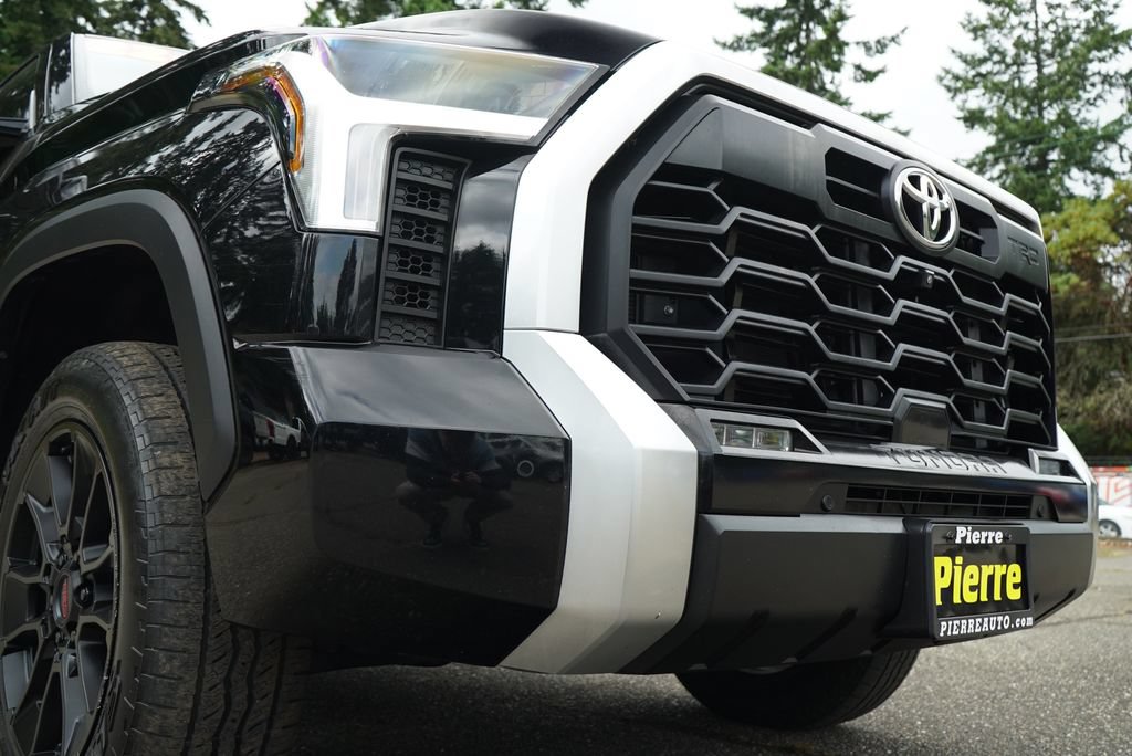 Used 2022 Toyota Tundra Limited w/ TRD Off-Road Package AWD/4WD image 32
