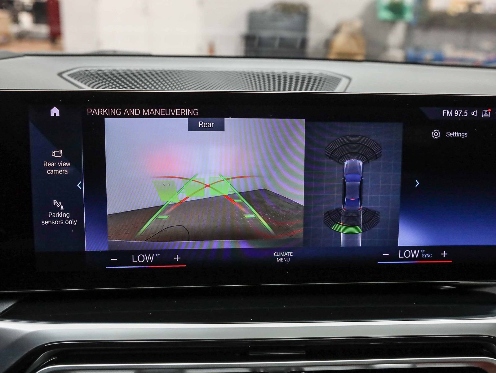 Used 2024 BMW 330i Sedan w/ Premium Package RWD image 23