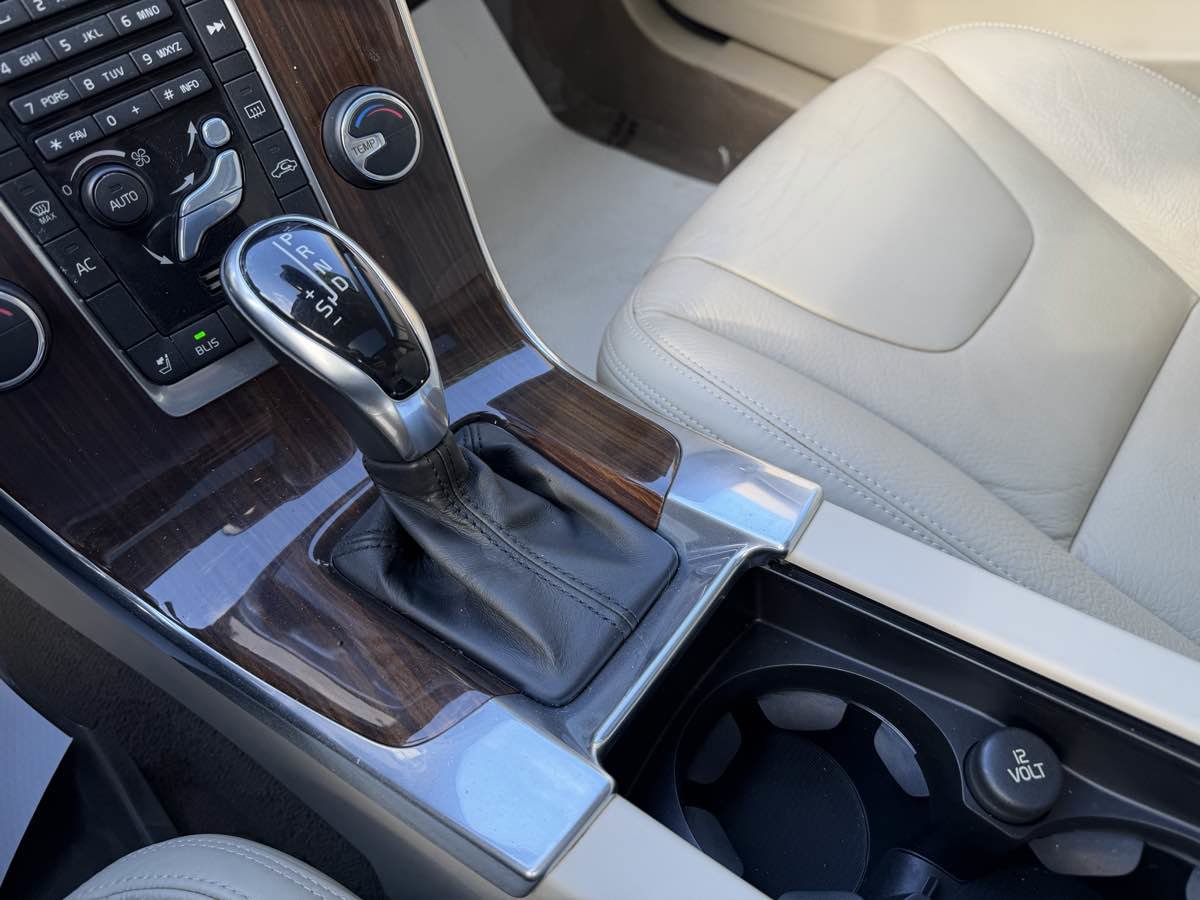 Used 2014 Volvo S60 T5 image 24