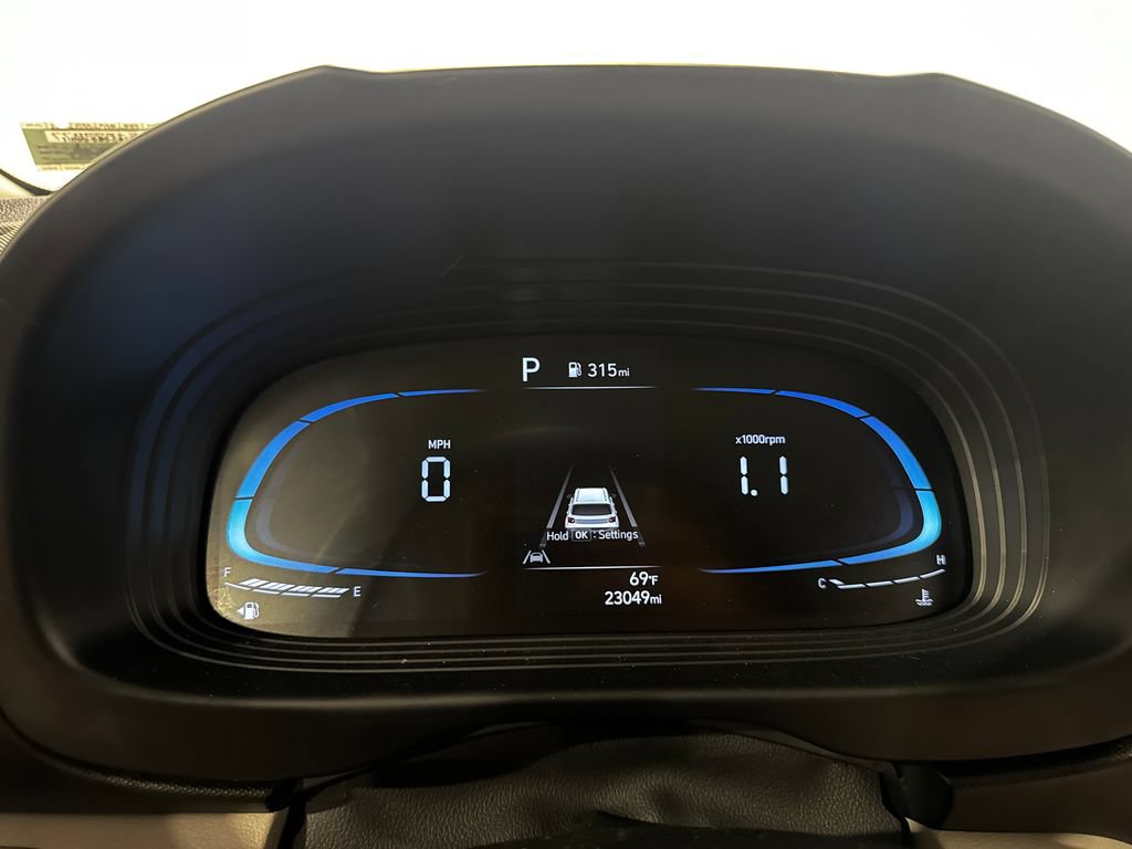 Used 2025 Hyundai Venue SEL FWD image 7