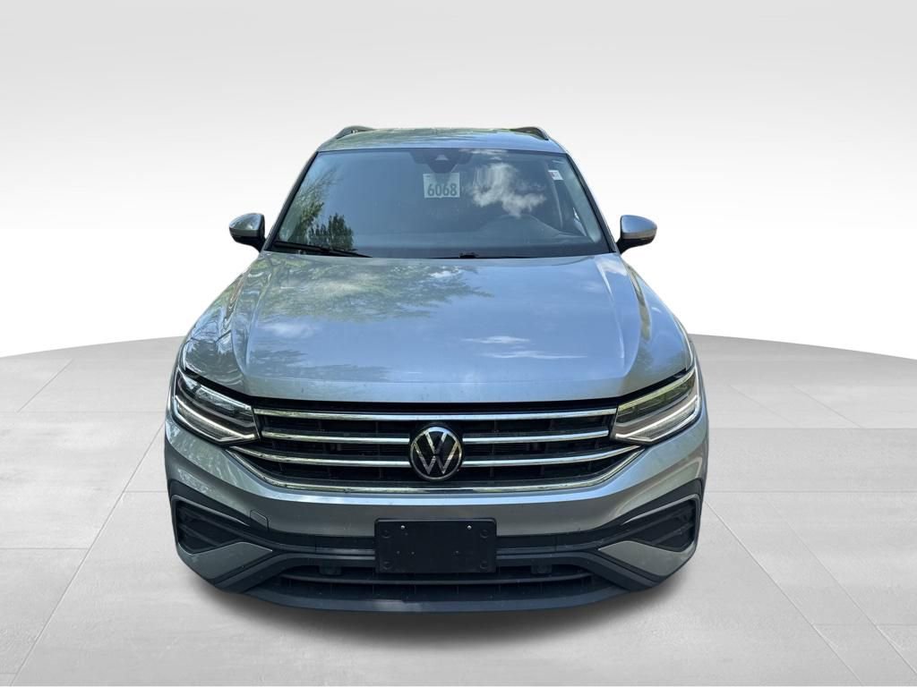 Used 2024 Volkswagen Tiguan S image 3