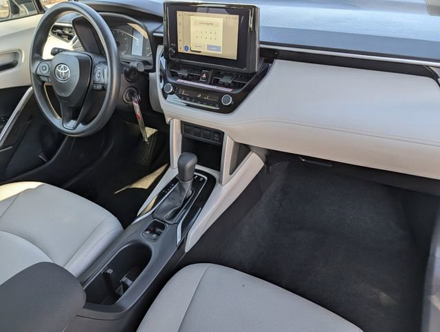 Used 2025 Toyota Corolla Cross L image 30