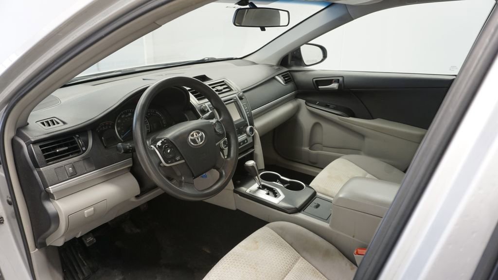 Used 2013 Toyota Camry LE image 26