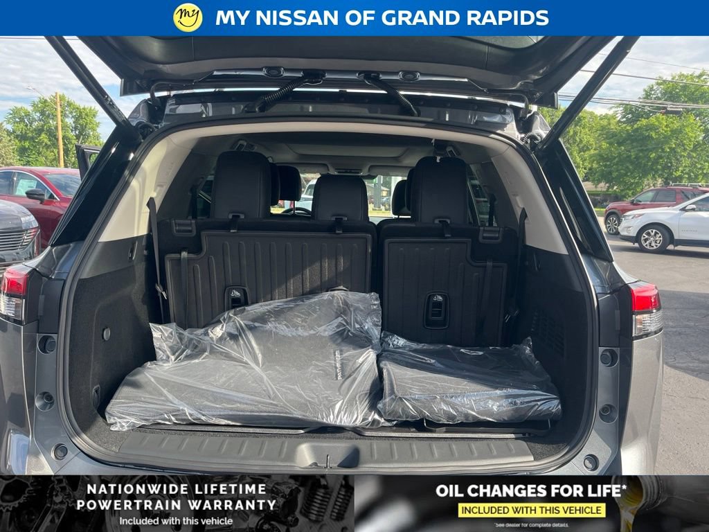 New 2026 Nissan Pathfinder Platinum AWD/4WD image 24