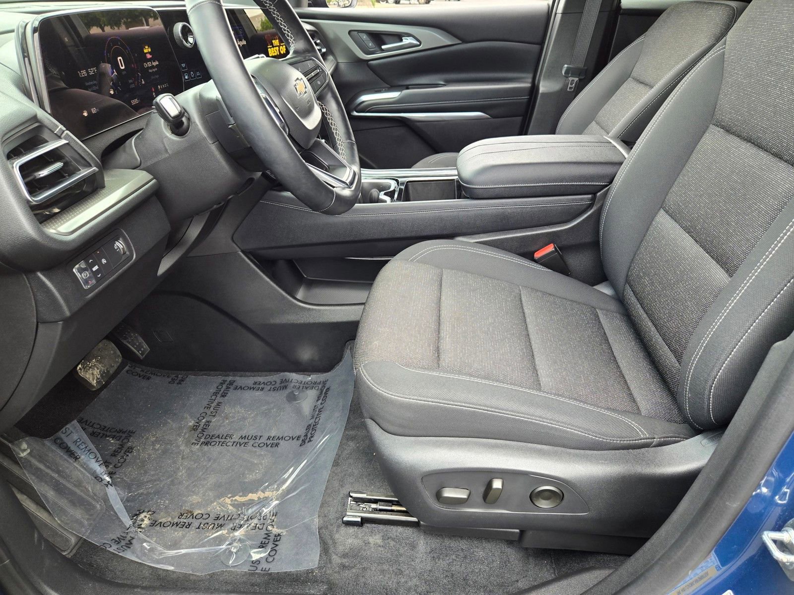 Used 2025 Chevrolet Traverse LT FWD image 18