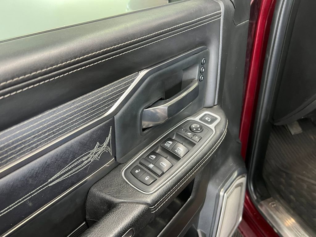 Used 2019 RAM 3500 Limited image 11