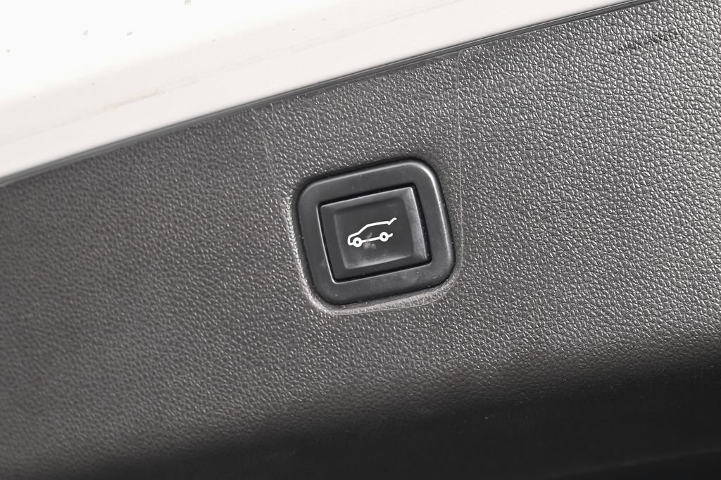 Used 2023 Chevrolet Blazer Premier FWD image 42
