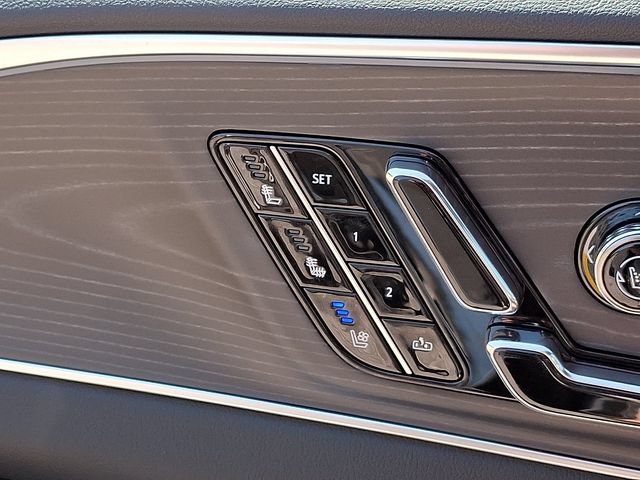 New 2026 Cadillac Lyriq Premium Luxury AWD/4WD image 15