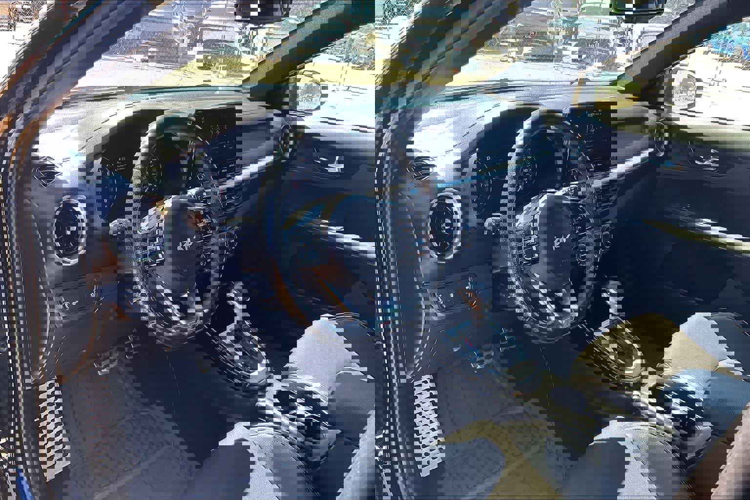 Certified 2022 Kia Forte GT-Line image 2