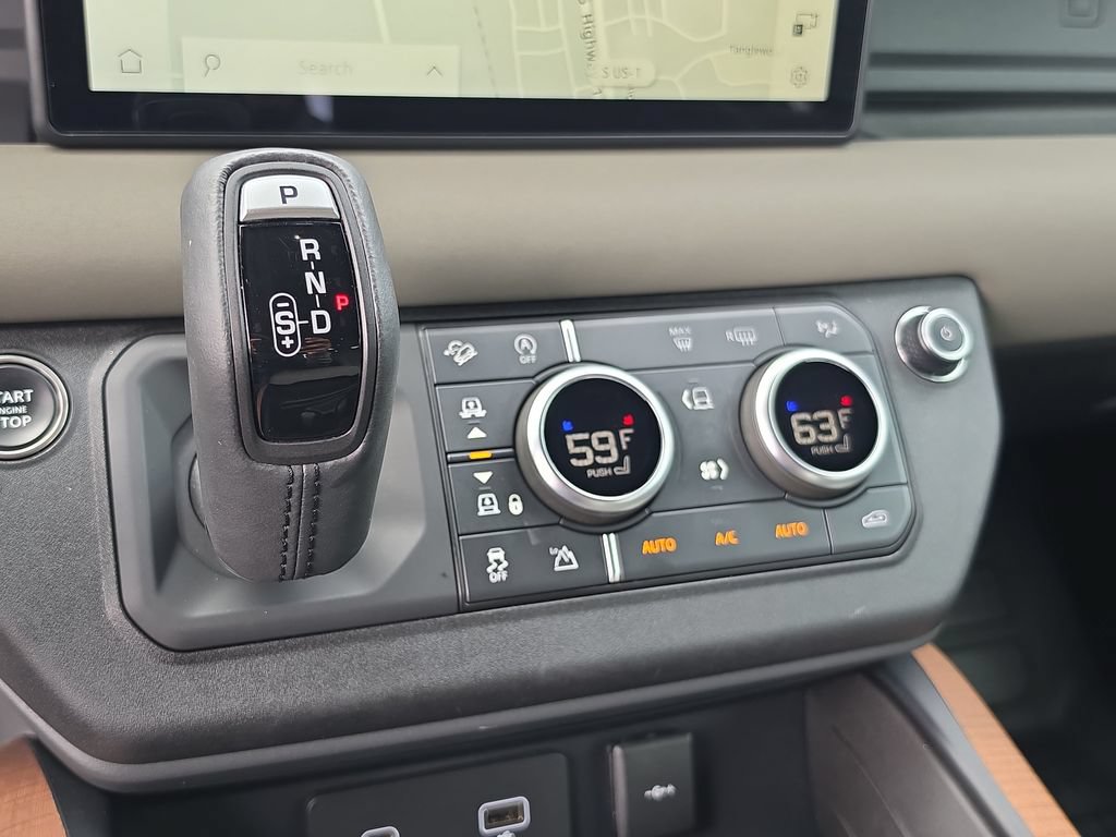 Used 2023 Land Rover Defender 110 X-Dynamic SE AWD/4WD image 21