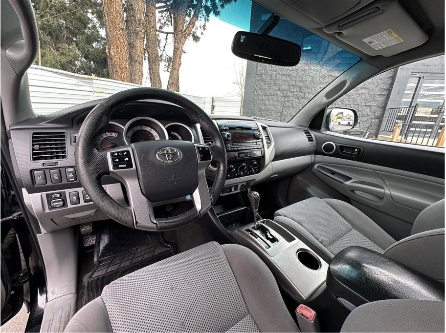 Used 2012 Toyota Tacoma 4x4 Access Cab V6 w/ TRD Off-Road Pkg image 2