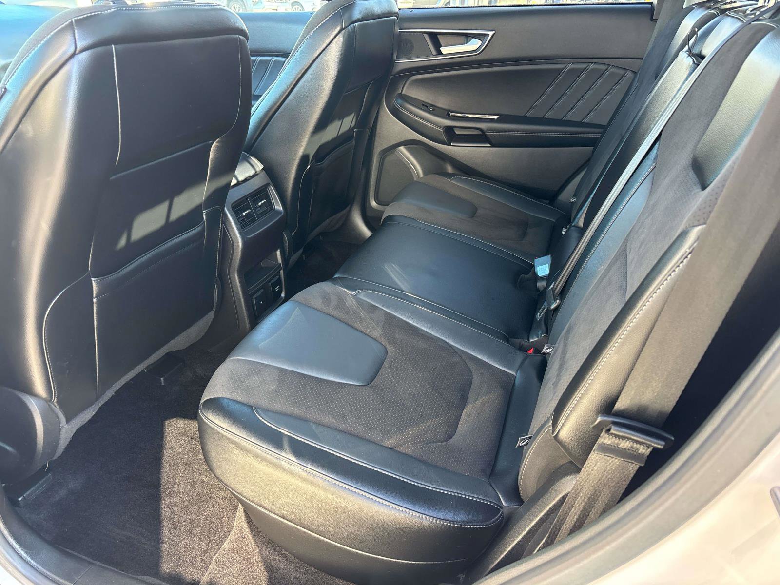 Used 2018 Ford Edge Sport w/ Technology Package image 10