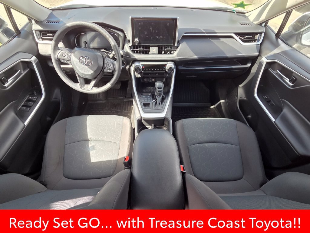 Used 2025 Toyota RAV4 XLE AWD/4WD image 5