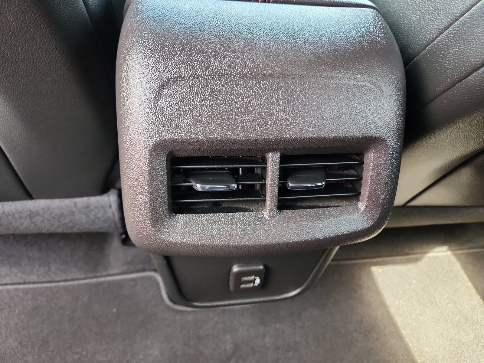 Used 2023 Chevrolet Equinox RS FWD image 9