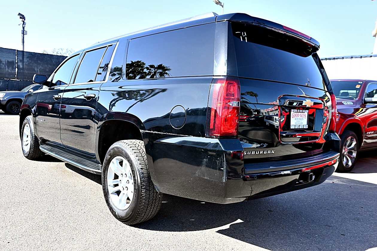 Used 2019 Chevrolet Suburban LT image 5