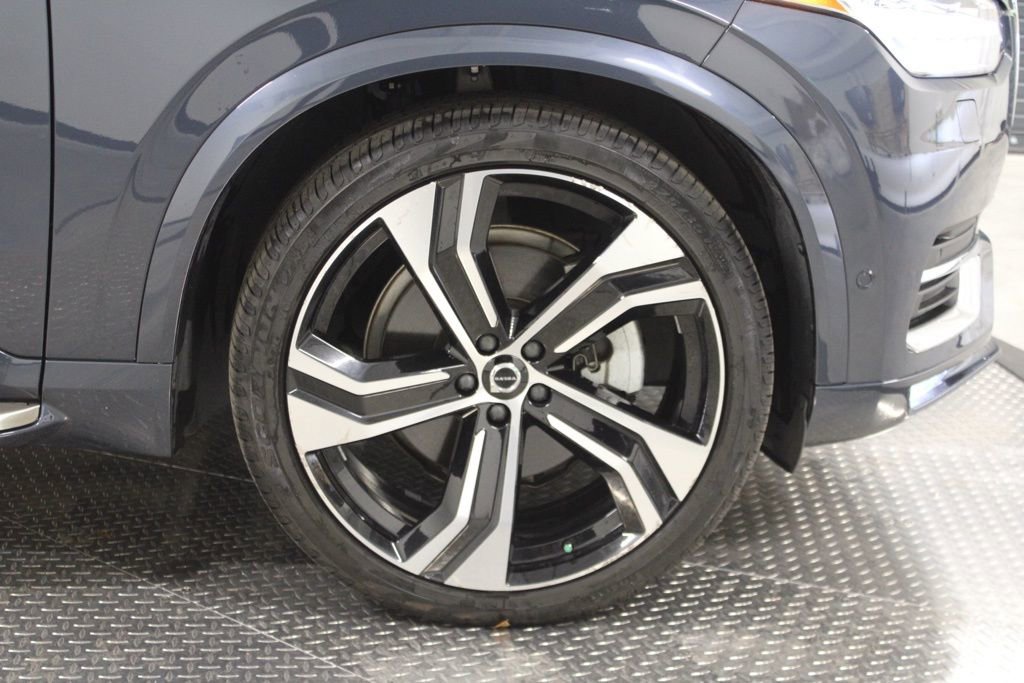 Used 2024 Volvo XC90 B6 Ultimate w/ Lounge Package image 16