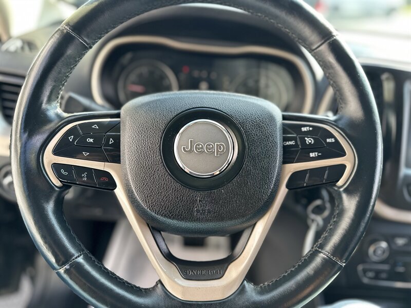 Used 2014 Jeep Cherokee Latitude FWD image 16