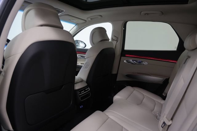 New 2027 Genesis GV70 2.5T Select AWD/4WD image 33