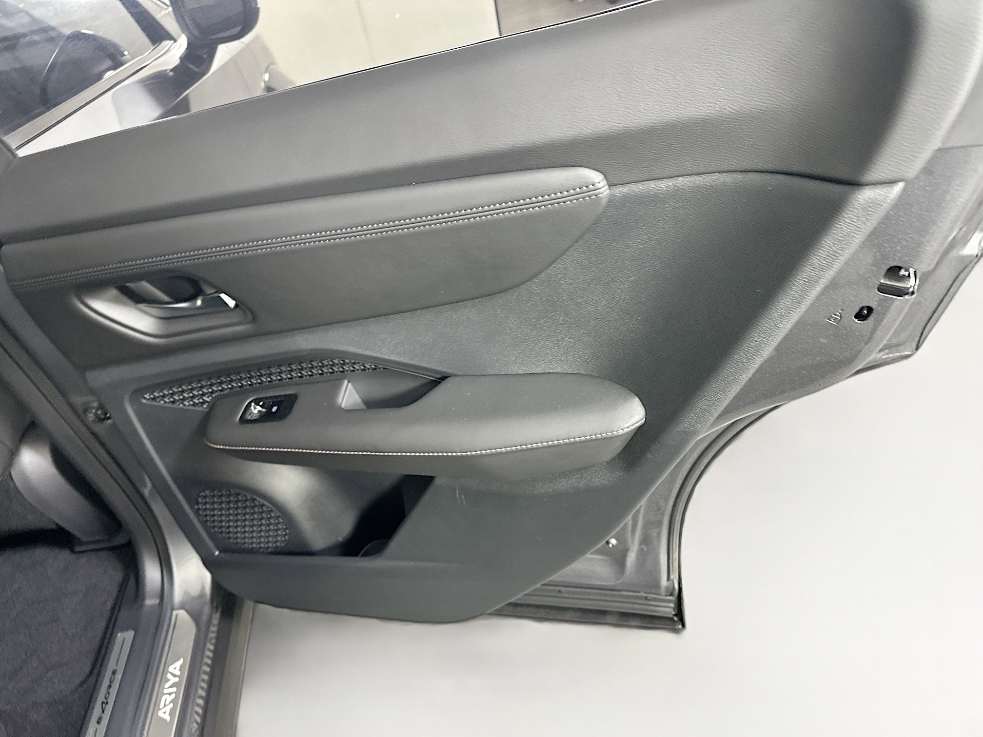 Used 2023 Nissan Ariya AWD image 29