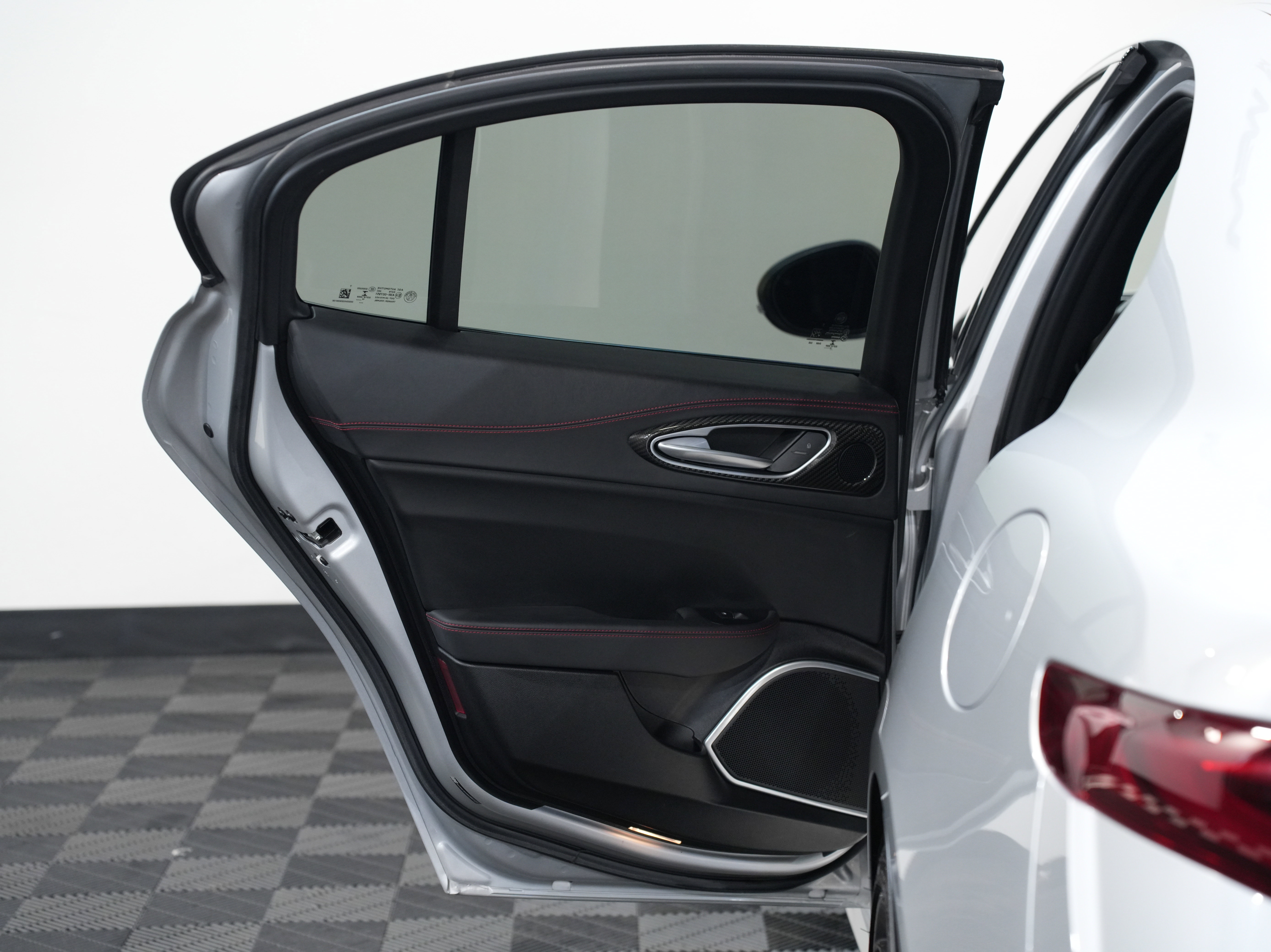 Used 2020 Alfa Romeo Giulia Quadrifoglio w/ Nero Edizione image 27