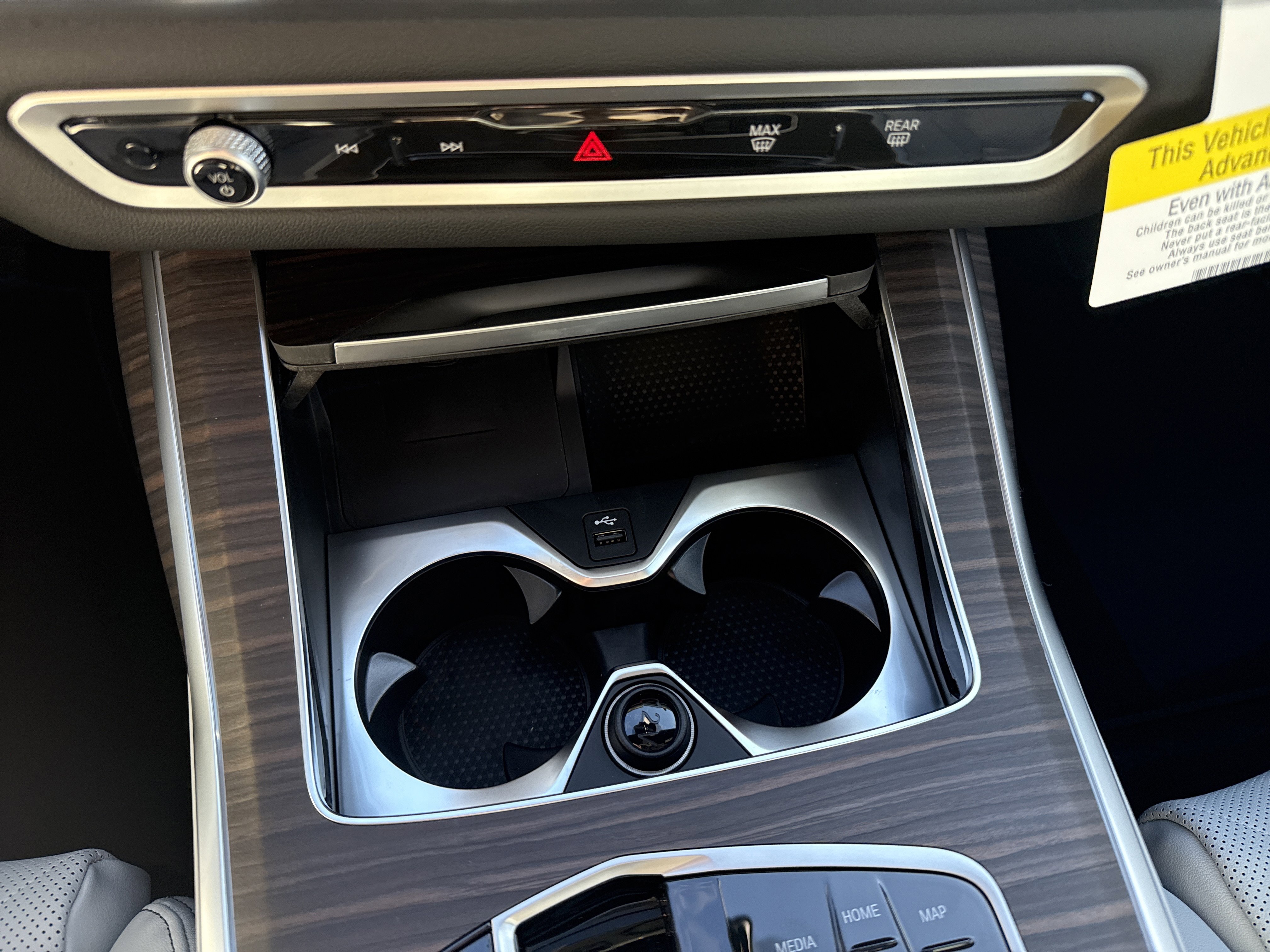 New 2026 BMW X7 xDrive40i w/ Premium Package image 16