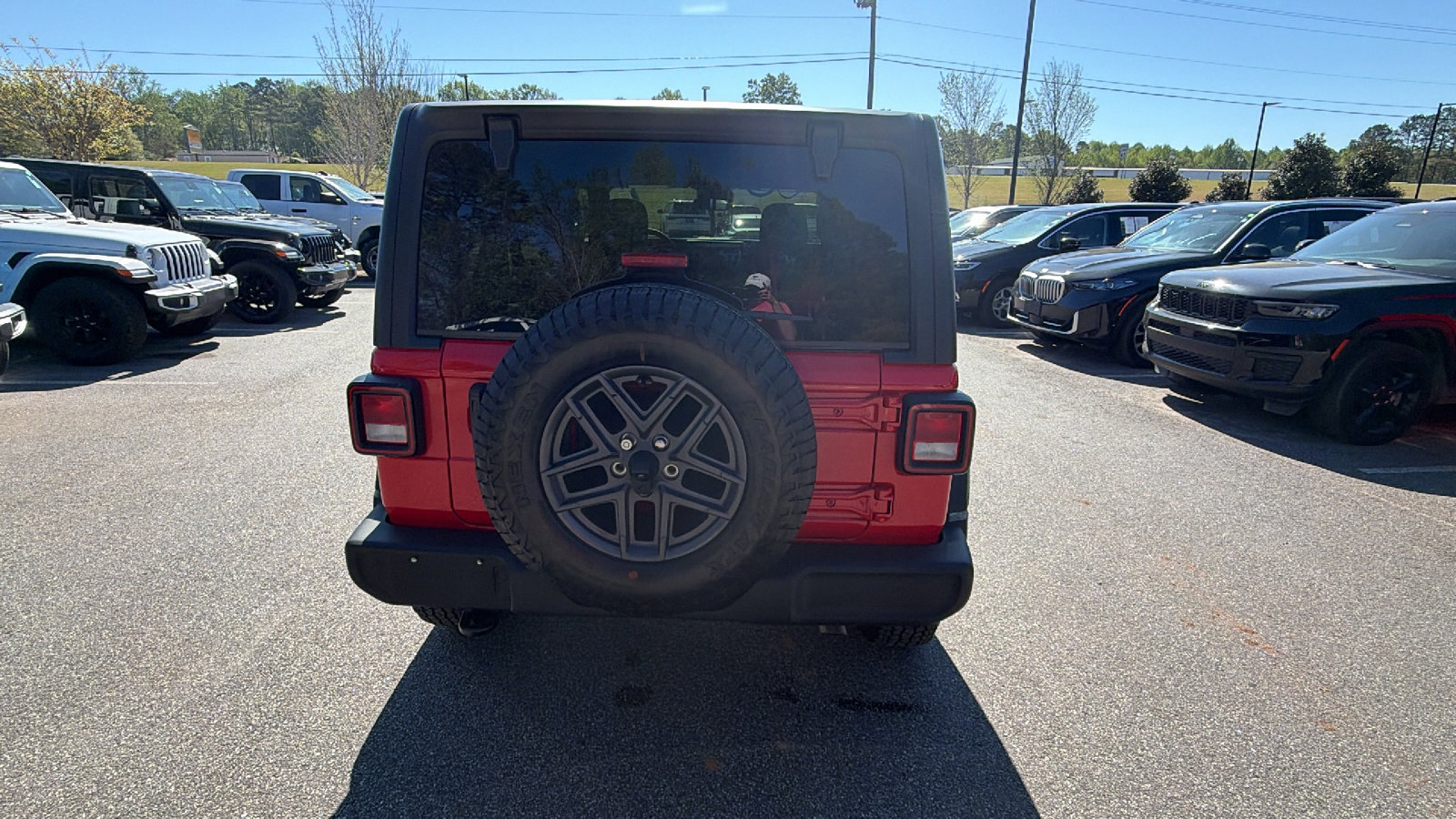 Used 2025 Jeep Wrangler Sport S image 9