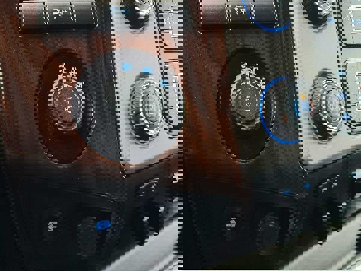 Used 2015 Ford F350 Lariat w/ Chrome Package image 22