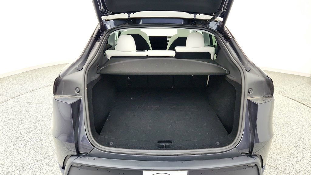 Used 2026 Tesla Model Y 2WD image 25