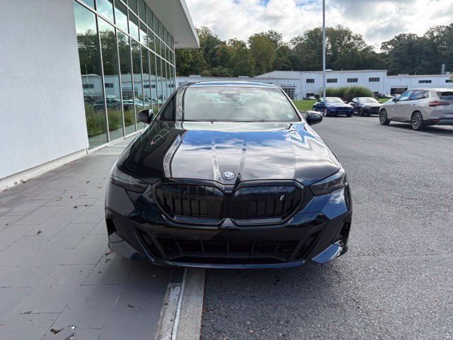 New 2027 BMW i5 xDrive40 w/ M Sport Package AWD/4WD image 4