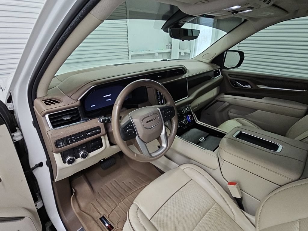 Used 2022 GMC Yukon Denali w/ Advanced Technology Package RWD image 12