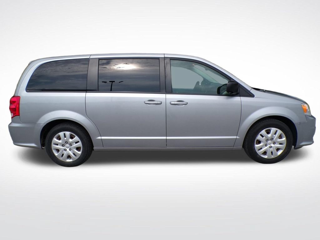 Used 2018 Dodge Grand Caravan SE w/ UConnect Hands-Free Group FWD image 6