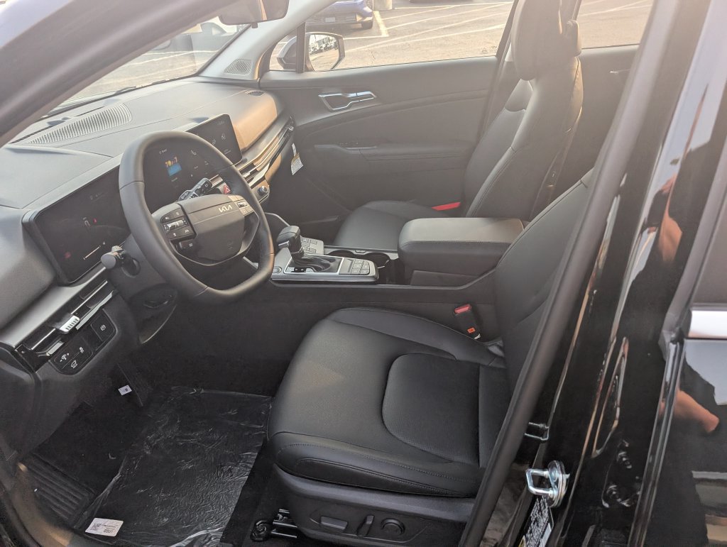 New 2026 Kia Sportage EX FWD image 13