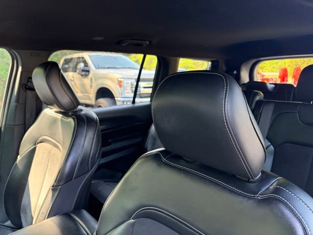 Used 2024 Jeep Grand Cherokee L Laredo AWD/4WD image 5
