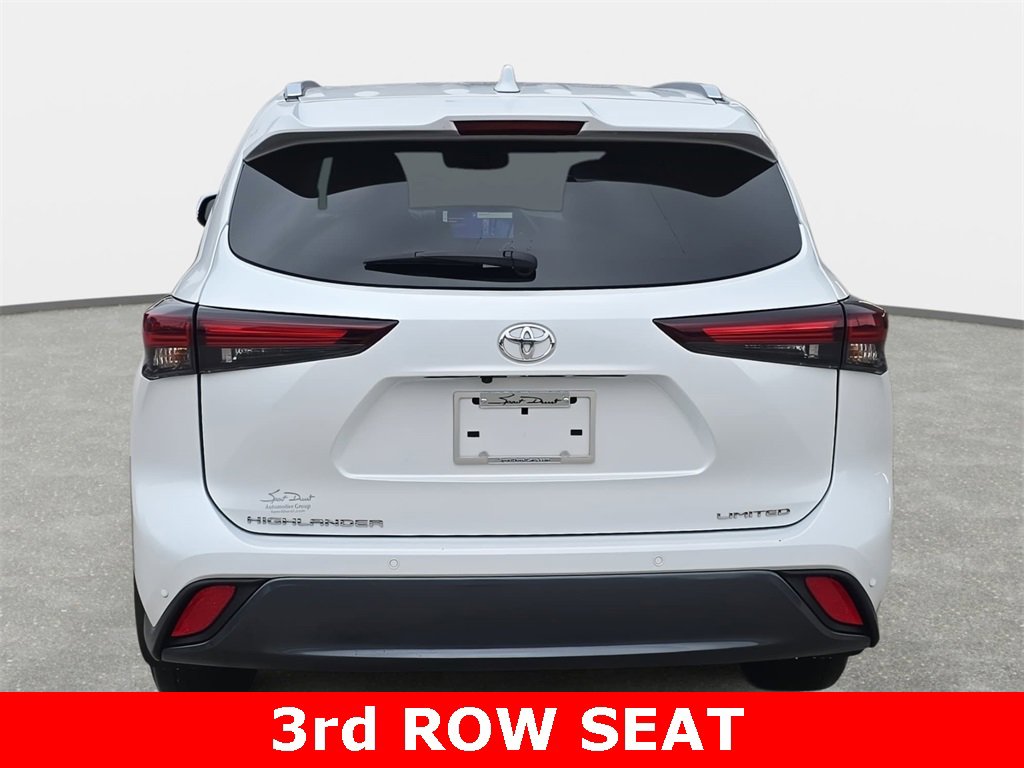 Used 2024 Toyota Highlander Limited image 6